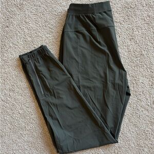 Mens Medium Lululemon Pace Breaker Joggers, Green